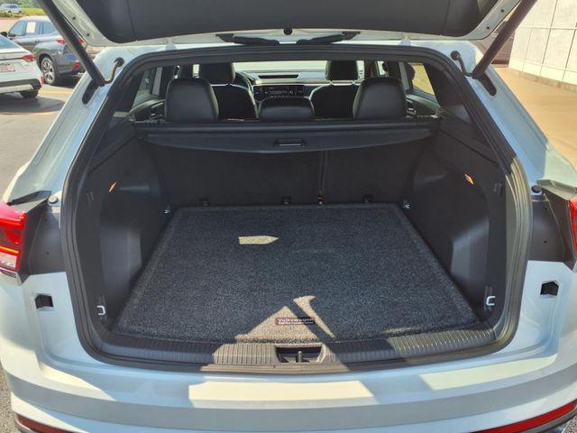Photo of 2021 White Volkswagen Atlas Cross Sport