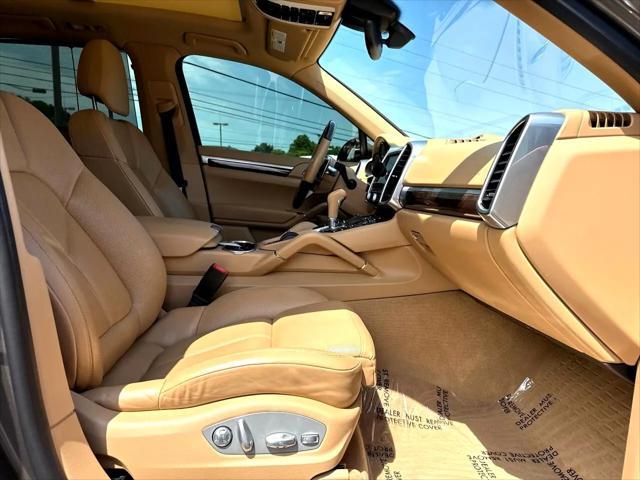 Photo of 2016 Mahogany Metallic Porsche Cayenne