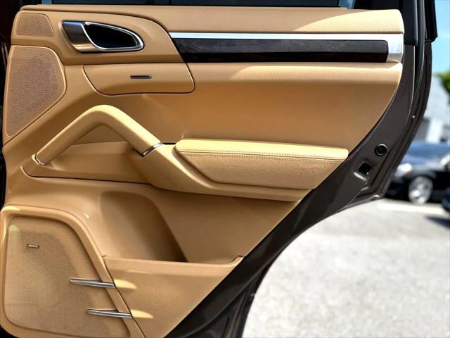Photo of 2016 Mahogany Metallic Porsche Cayenne