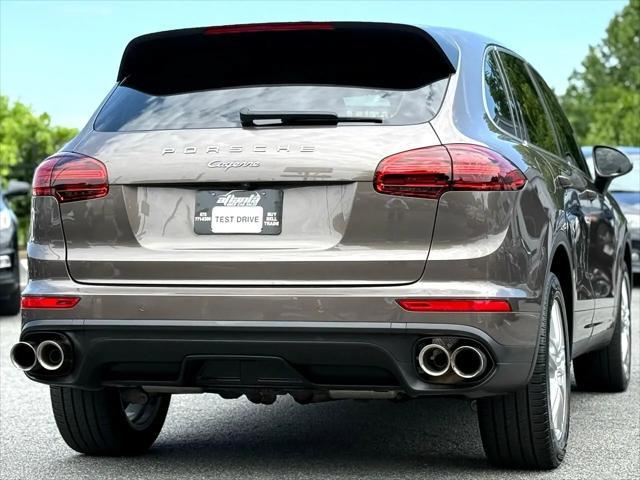 Photo of 2016 Mahogany Metallic Porsche Cayenne