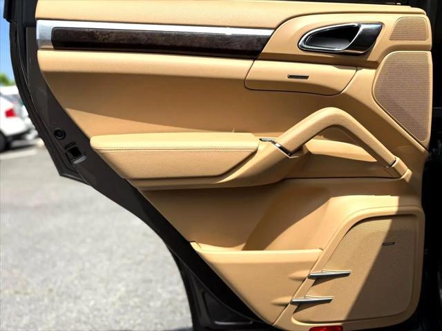 Photo of 2016 Mahogany Metallic Porsche Cayenne