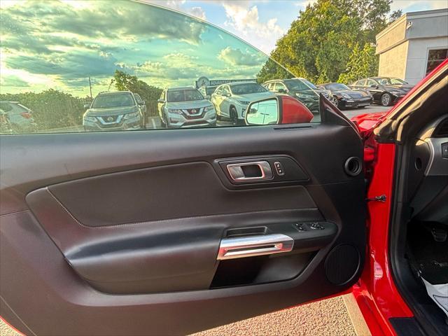 Photo of 2018 Race Red Ford Mustang