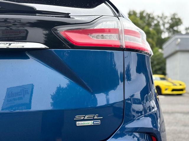 Photo of 2020 Blue Metallic Ford Edge