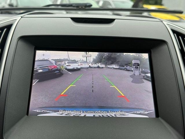 Photo of 2020 Blue Metallic Ford Edge