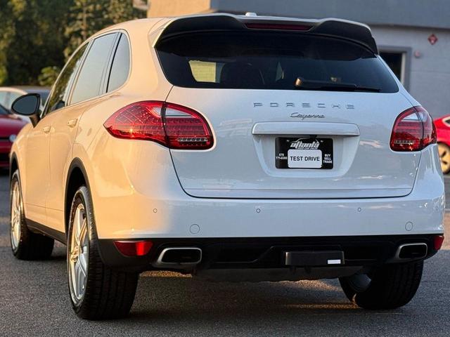 Photo of 2014 Carrara White Metallic Porsche Cayenne