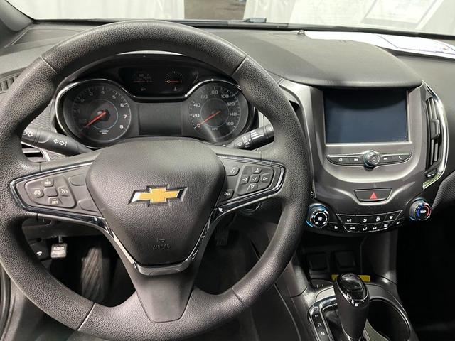 Photo of 2017 Mosaic Black Metallic Chevrolet Cruze
