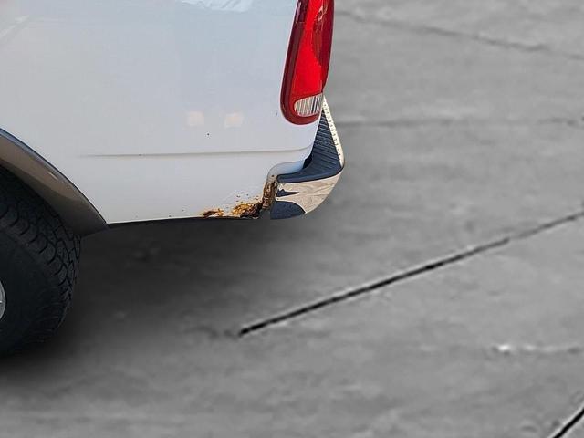 Photo of 2002 White Ford F-150