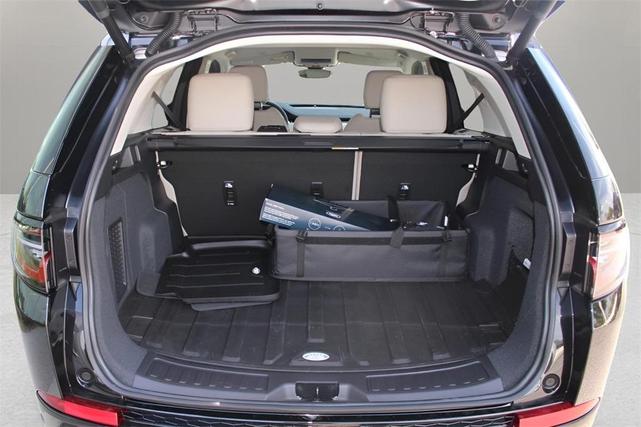 Photo of 2025 Santorini Black Land Rover Discovery Sport