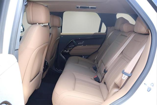 Photo of 2025 Fuji White Land Rover Range Rover Sport