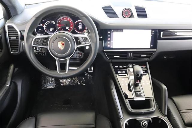 Photo of 2022 Quartzite Grey Metallic Porsche Cayenne