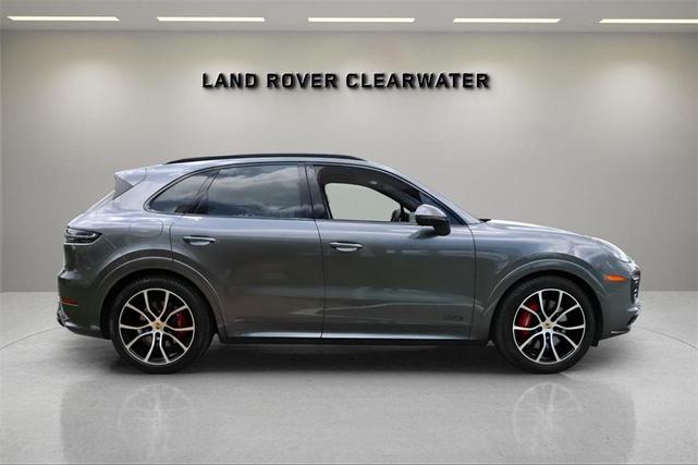 Photo of 2022 Quartzite Grey Metallic Porsche Cayenne