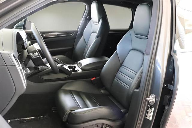 Photo of 2022 Quartzite Grey Metallic Porsche Cayenne