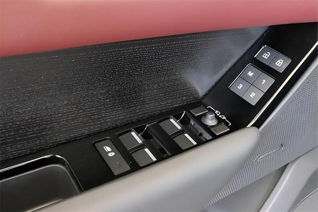 Photo of 2024 Zadar Grey Land Rover Range Rover Velar