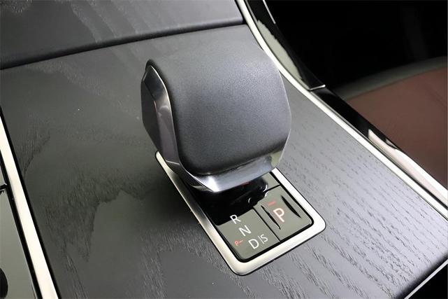 Photo of 2024 Zadar Grey Land Rover Range Rover Velar