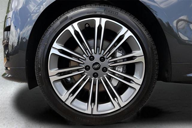 Photo of 2025 Carpathian Grey Land Rover Range Rover Sport