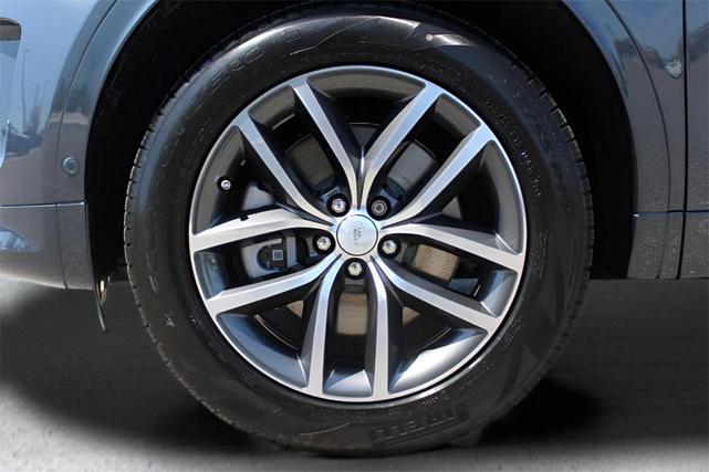 Photo of 2025 Varesine Blue Land Rover Discovery Sport