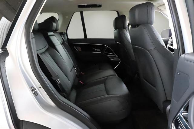 Photo of 2023 Hakuba Silver Land Rover Range Rover