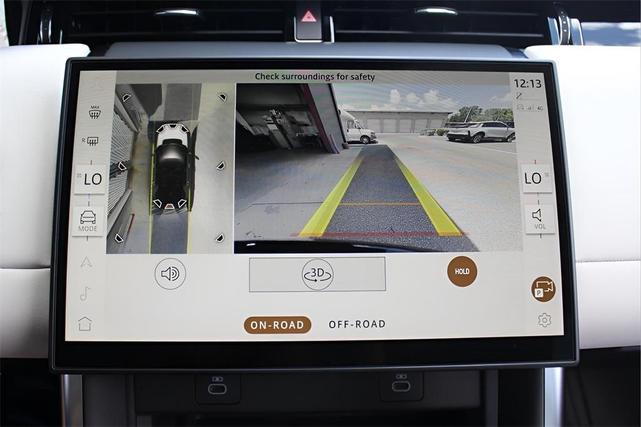 Photo of 2025 Santorini Black Land Rover Discovery Sport
