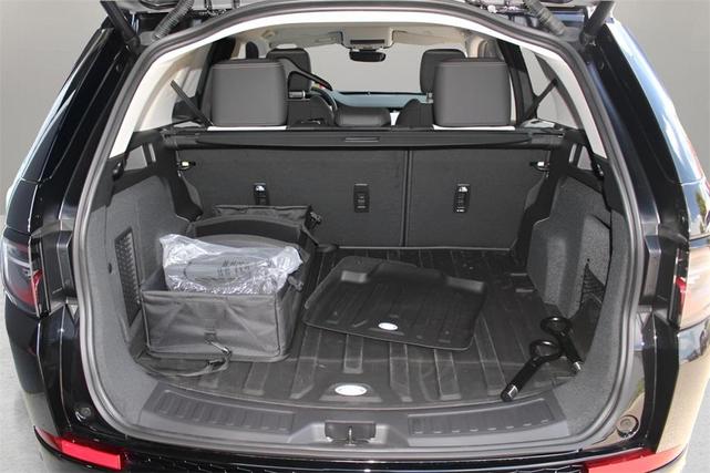 Photo of 2025 Santorini Black Land Rover Discovery Sport