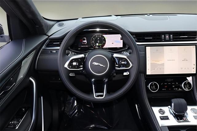 Photo of 2026 Fuji White Jaguar F-PACE