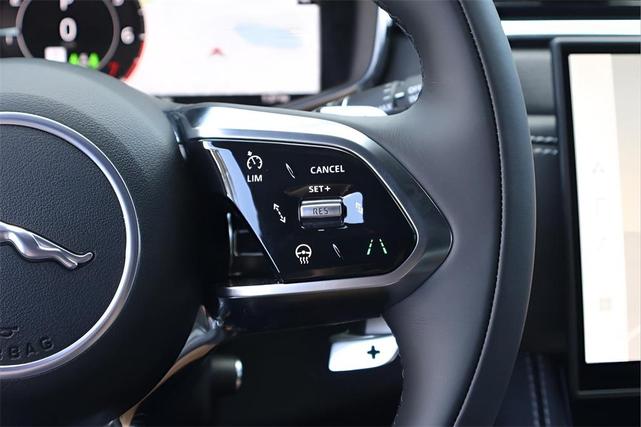 Photo of 2026 Fuji White Jaguar F-PACE