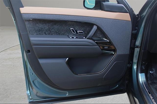 Photo of 2025 Giola Green Land Rover Range Rover Sport