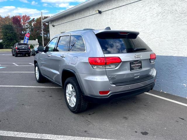 Photo of 2018 Silver Jeep Grand Cherokee