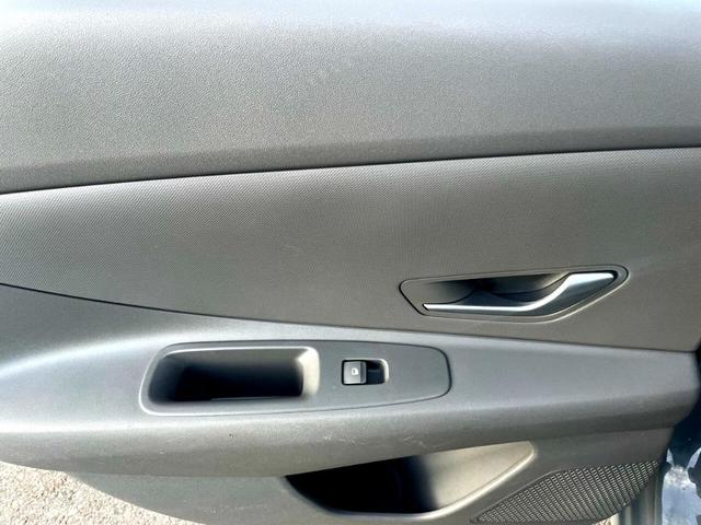 Photo of 2022 Gray Hyundai ELANTRA HEV