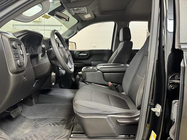 Photo of 2021 Black Chevrolet Silverado 1500