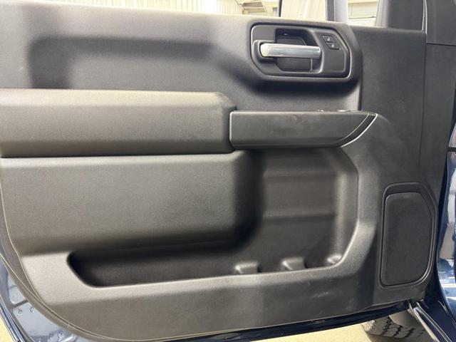 Photo of 2021 Pacific Blue Metallic GMC Sierra 2500