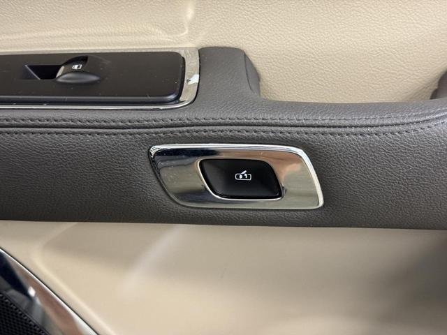 Photo of 2017 Black Velvet Lincoln Continental