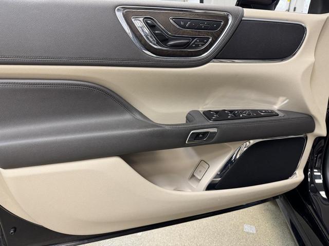 Photo of 2017 Black Velvet Lincoln Continental