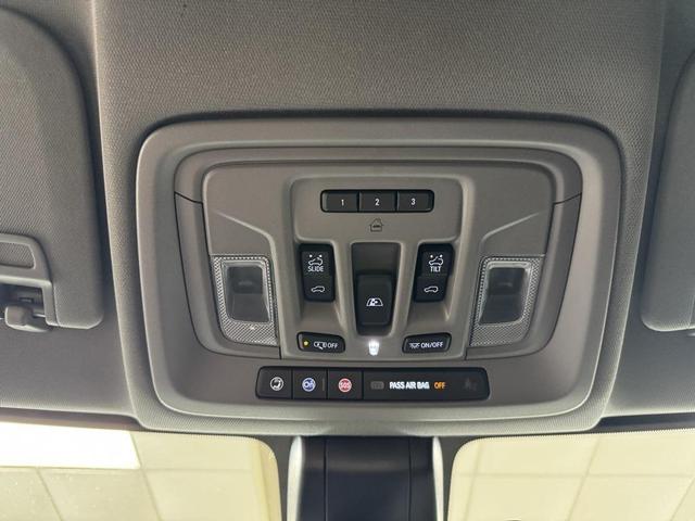Photo of 2023 Onyx Black GMC Sierra 2500
