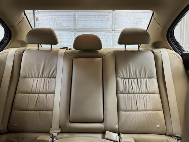Photo of 2012 White Orchid Pearl Honda Accord