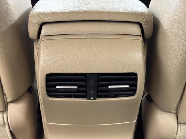Photo of 2012 White Orchid Pearl Honda Accord