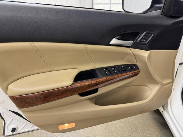 Photo of 2012 White Orchid Pearl Honda Accord