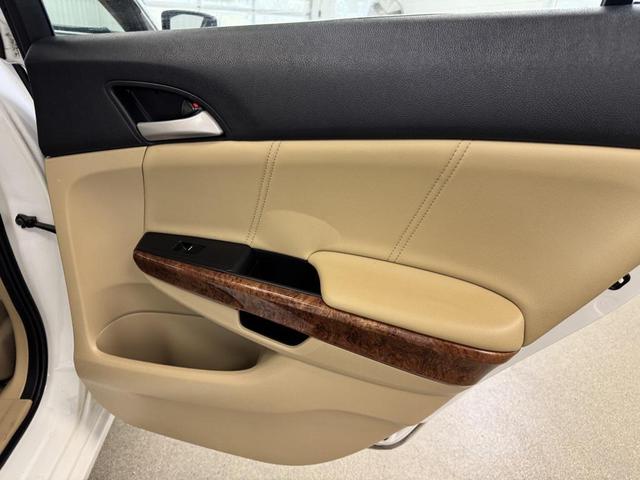 Photo of 2012 White Orchid Pearl Honda Accord