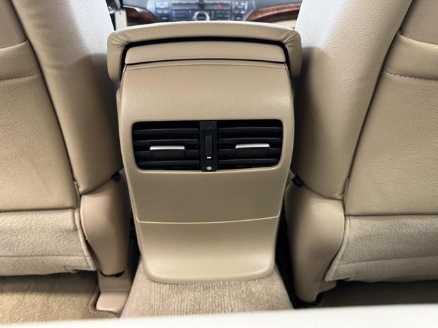 Photo of 2012 White Orchid Pearl Honda Accord