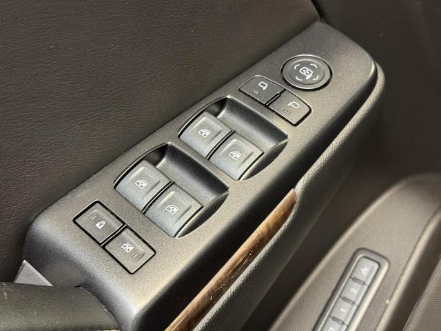 Photo of 2018 Black Chevrolet Suburban