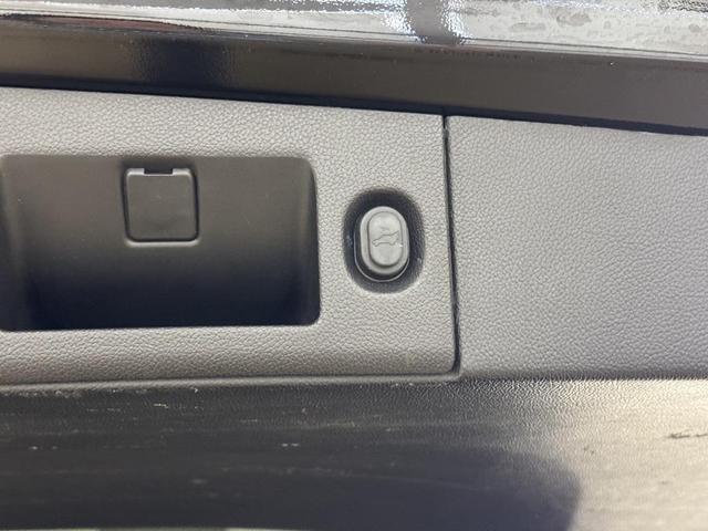 Photo of 2018 Black Chevrolet Suburban