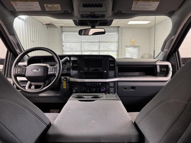 Photo of 2023 Black Metallic Ford F-450