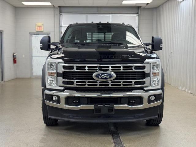 Photo of 2023 Black Metallic Ford F-450