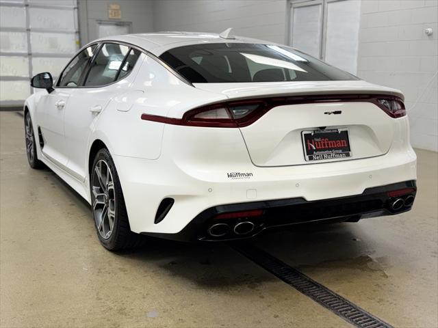 Photo of 2018 Snow White Pearl Kia Stinger