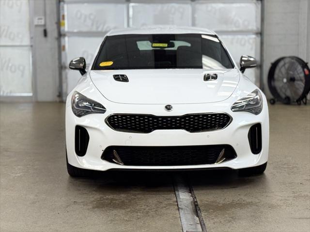 Photo of 2018 Snow White Pearl Kia Stinger