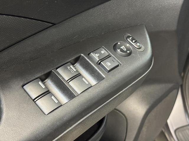 Photo of 2016 Alabaster Silver Metallic Honda CR-V