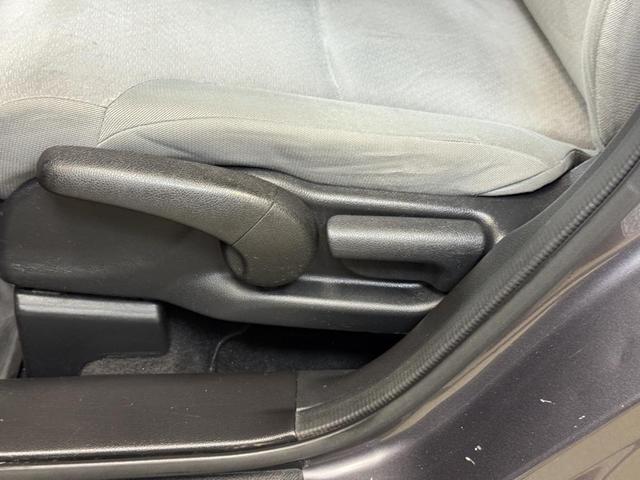 Photo of 2016 Alabaster Silver Metallic Honda CR-V