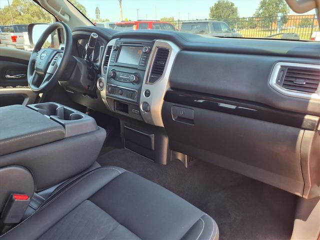 Photo of 2019 Cayenne Red Metallic Nissan Titan