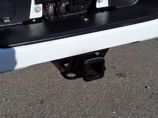 Photo of 2022 Summit White GMC Sierra 1500