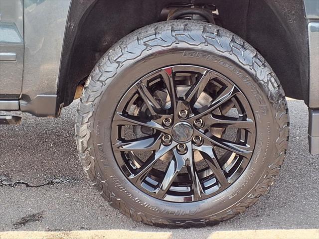 Photo of 2018 Graphite Metallic Chevrolet Silverado 1500