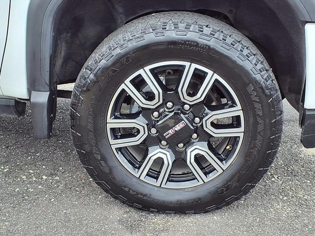 Photo of 2022 Summit White GMC Sierra 2500